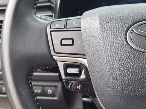 Used 2025 Toyota Camry SE FWD image 18