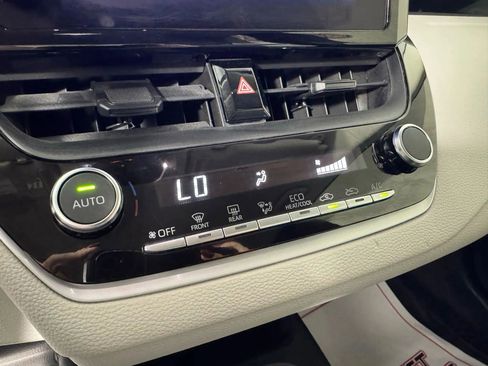 Used 2025 Toyota Corolla LE FWD image 19
