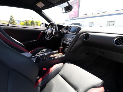 Used 2013 Nissan GT-R Black Edition AWD/4WD image 87