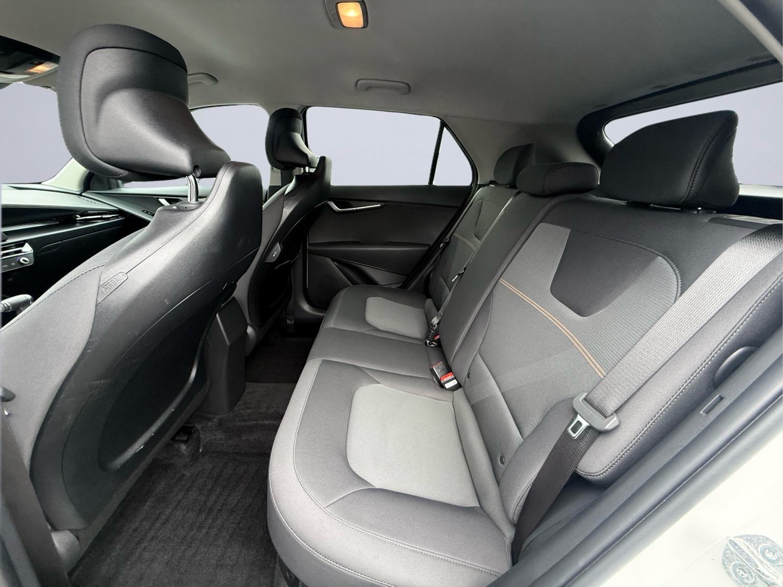 Used 2025 Kia Niro LX FWD image 15