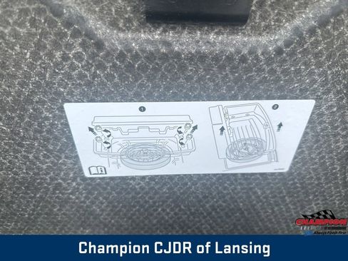 Used 2024 Chevrolet Traverse LT image 17