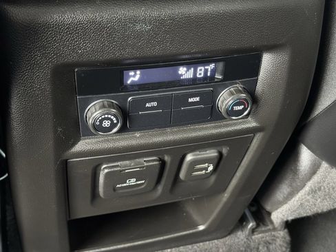 Used 2018 Chevrolet Traverse LT w/ LPO, Cargo Package image 23