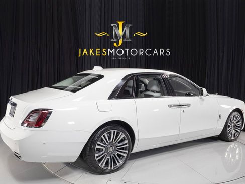 Used 2022 Rolls-Royce Ghost w/ Ghost Package AWD/4WD image 11