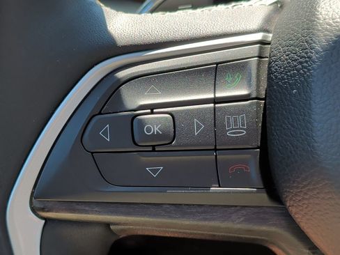 Used 2023 Jeep Grand Cherokee 4WD 4xe image 12