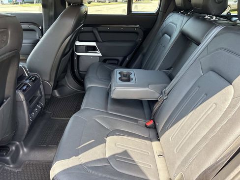 Used 2022 Land Rover Defender 110 S AWD/4WD image 27