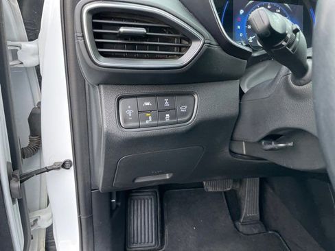 Used 2020 Hyundai Santa Fe Limited image 12