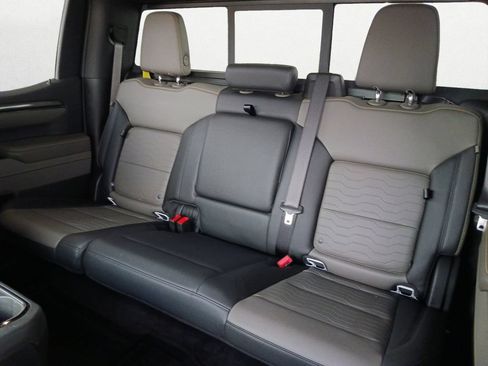 Used 2025 Chevrolet Silverado 1500 ZR2 w/ Technology Package AWD/4WD image 9