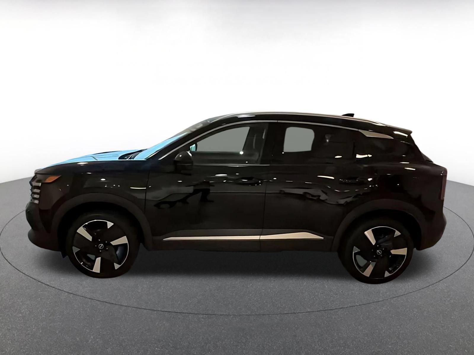 Used 2026 Nissan Kicks SR FWD image 8