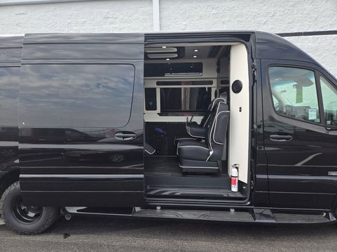 New 2024 Mercedes-Benz Sprinter 3500 image 8