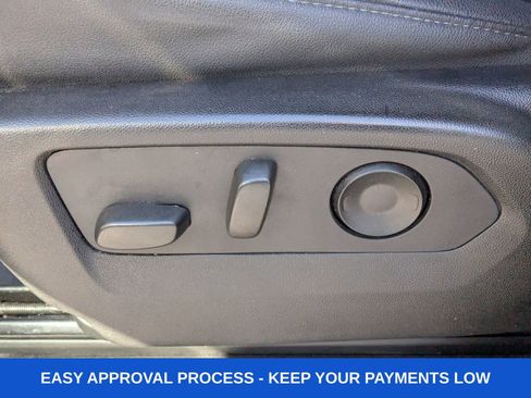 Used 2024 Chevrolet Suburban LT image 23