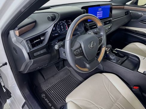 Certified 2024 Lexus ES 350 Ultra Luxury w/ Accessory Package (Z2) FWD image 9