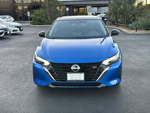 Used 2024 Nissan Sentra SR w/ SR Premium Package image 3