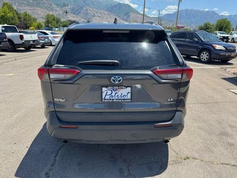 Used 2021 Toyota RAV4 LE AWD/4WD image 4