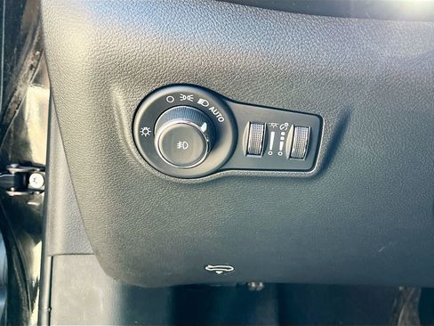 Used 2023 Jeep Compass High Altitude AWD/4WD image 10