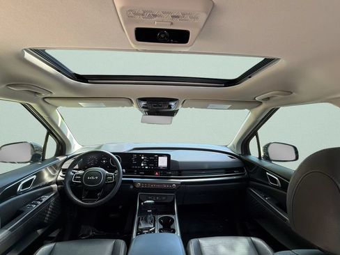 Used 2025 Kia Carnival SX Prestige FWD image 30