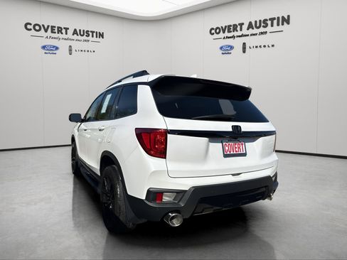 Used 2023 Honda Passport Elite image 3