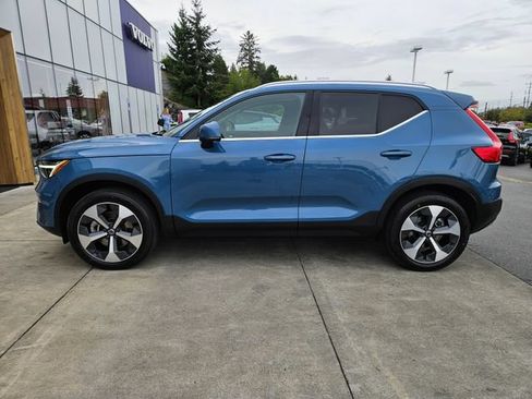 Certified 2024 Volvo XC40 B5 Plus w/ Climate Package AWD/4WD image 8