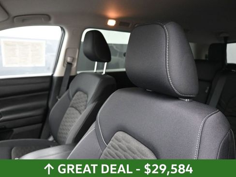 Used 2025 Nissan Pathfinder SV AWD/4WD image 21