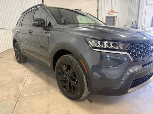 Used 2023 Kia Sorento S w/ Panoramic Sunroof Package AWD/4WD image 10