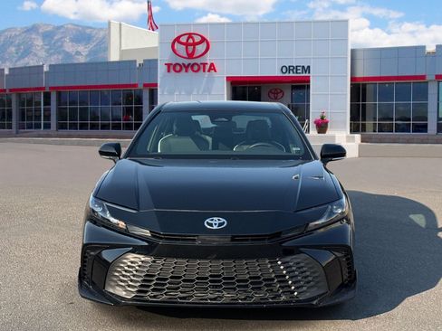 Used 2026 Toyota Camry SE FWD image 2
