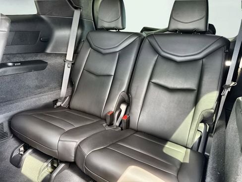 Used 2023 Cadillac XT6 Premium Luxury w/ Technology Package AWD/4WD image 18