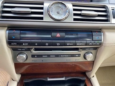 Used 2014 Lexus LS 460 AWD image 28