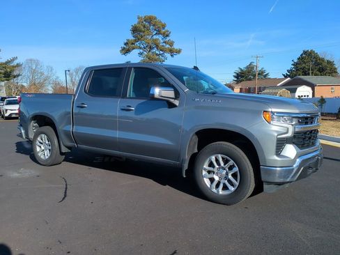 Used 2023 Chevrolet Silverado 1500 LT image 2