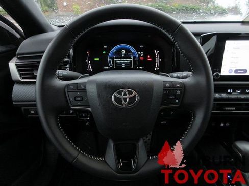 Certified 2025 Toyota Camry SE w/ Convenience Package image 11