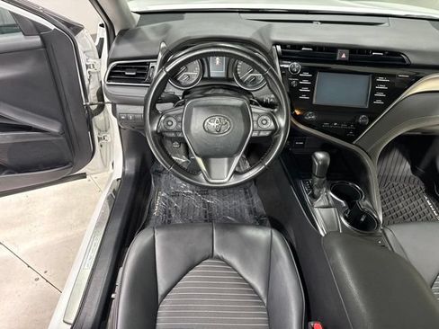 Used 2019 Toyota Camry SE FWD image 15