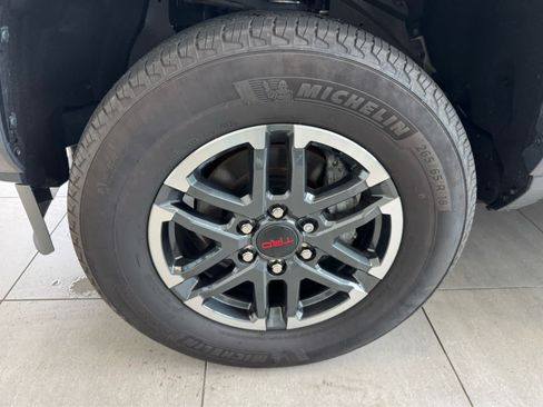 Used 2025 Toyota Tacoma TRD Sport AWD/4WD image 41