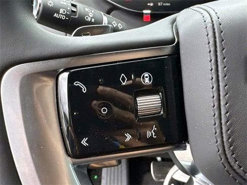 New 2025 Land Rover Range Rover Long Wheelbase SE image 26