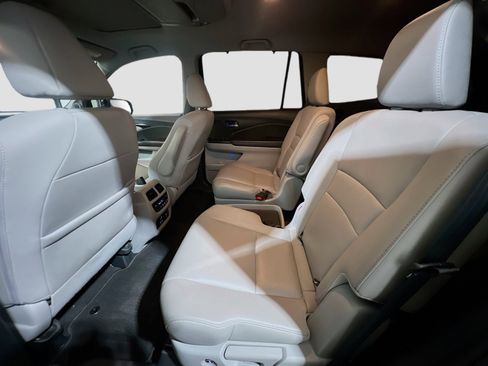 Used 2020 Honda Pilot Touring image 18