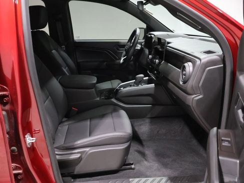 Used 2025 Chevrolet Colorado Trail Boss image 23