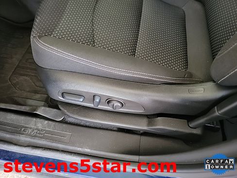 Used 2023 GMC Terrain SLE w/ Driver Convenience Package image 14