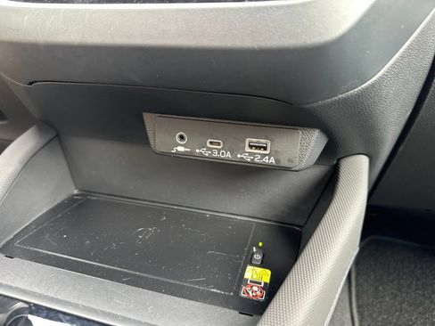 Used 2025 Subaru Forester Premium AWD/4WD image 32