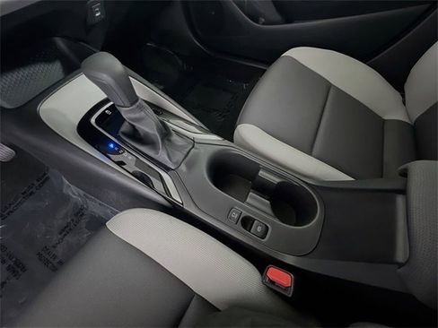 Used 2025 Toyota Corolla LE image 24