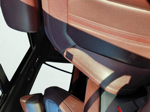 Used 2024 Ford Expedition Limited AWD/4WD image 9