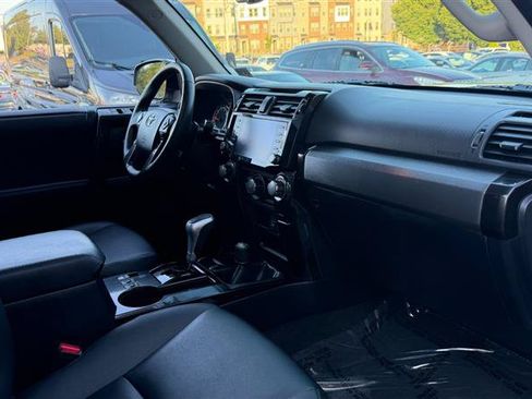 Used 2020 Toyota 4Runner TRD Off-Road Premium w/ Moonroof Package AWD/4WD image 7