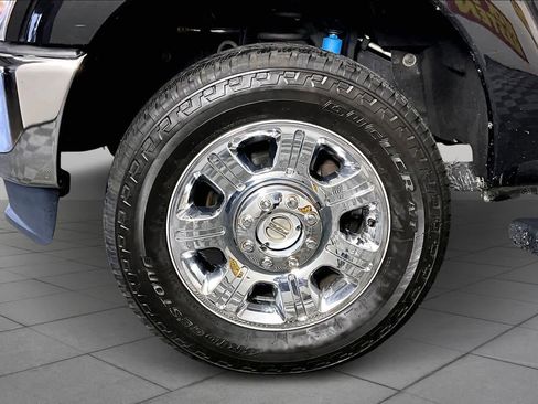 Used 2015 Ford F250 King Ranch w/ King Ranch w/Chrome Package image 10