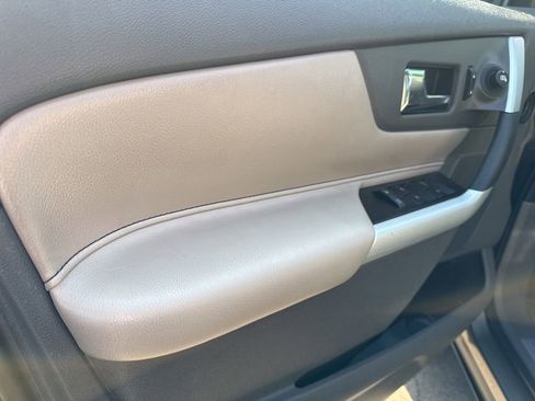Used 2013 Ford Edge Limited w/ Driver Entry Pkg FWD image 17