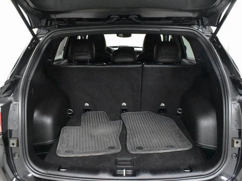 Used 2024 Jeep Compass Trailhawk image 11