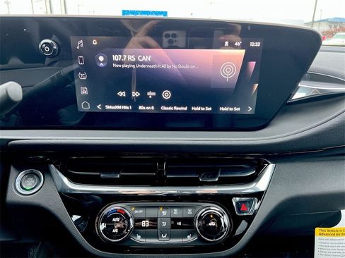 New 2026 Buick Envista Sport Touring image 13