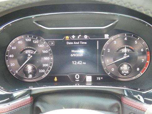 Used 2024 Bentley Flying Spur W12 image 36