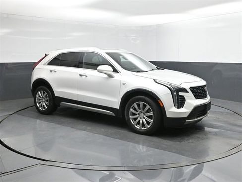 Used 2019 Cadillac XT4 Premium Luxury w/ Cold Weather Package image 17