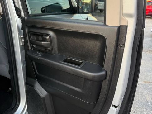 Used 2016 RAM 1500 Express AWD/4WD image 18