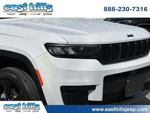 Used 2023 Jeep Grand Cherokee L Laredo AWD/4WD image 9