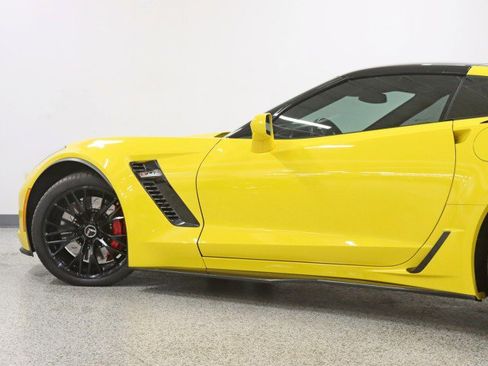 Used 2015 Chevrolet Corvette Z06 w/ 2LZ Preferred Equipment Group image 11