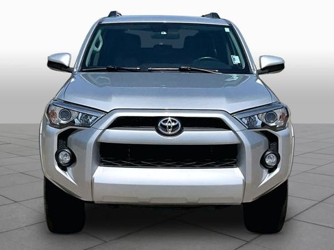 Used 2019 Toyota 4Runner SR5 AWD/4WD image 4