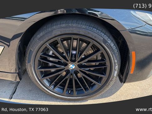 Used 2022 BMW 530i w/ Premium Package RWD image 13