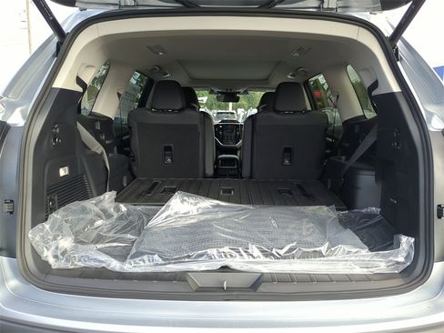 New 2025 Subaru Ascent Limited image 9
